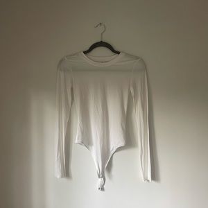 white aritiza long sleeve bodysuit